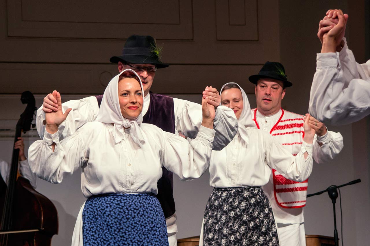 Folklorna skupina (Danes)